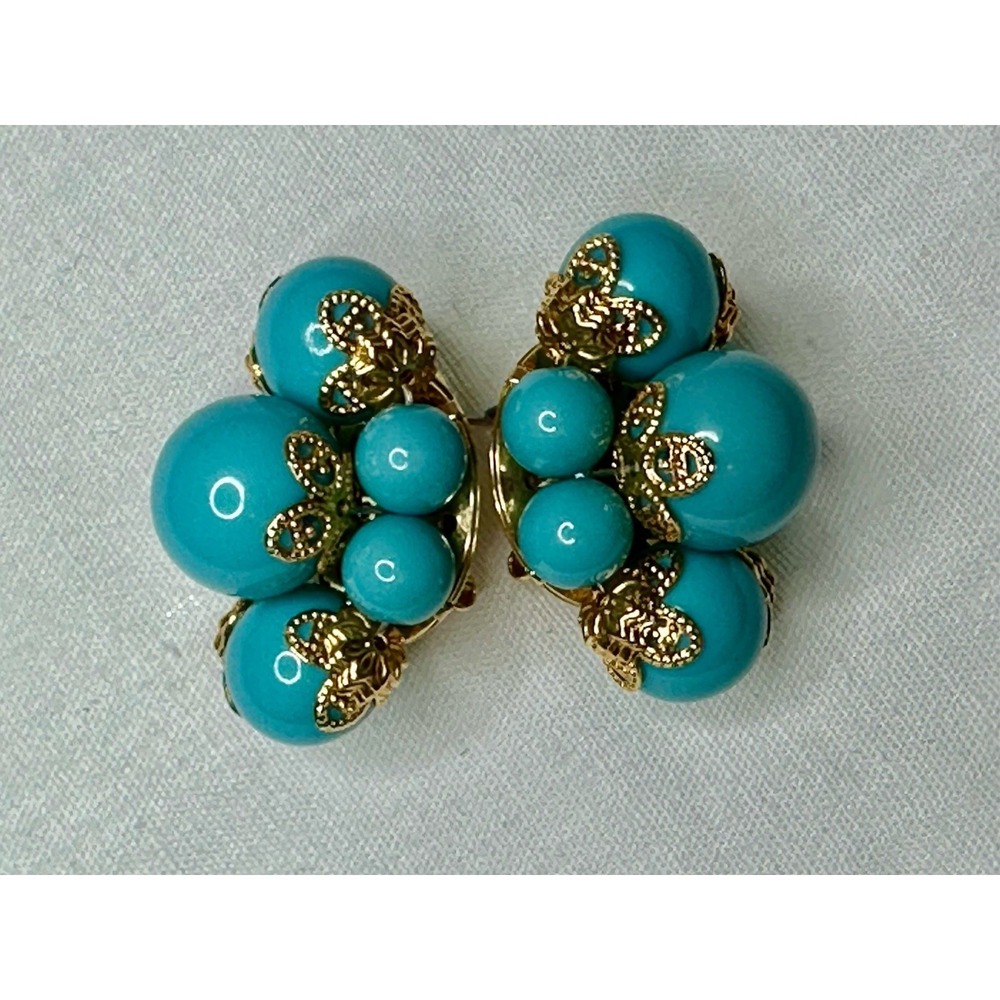 VTG Joan Rivers Cluster Earrings Turquoise Color  Gold Tone Post Clip On  1.5" L